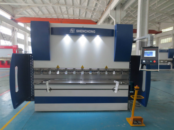 無(wú)錫神沖數(shù)控折彎?rùn)C(jī)