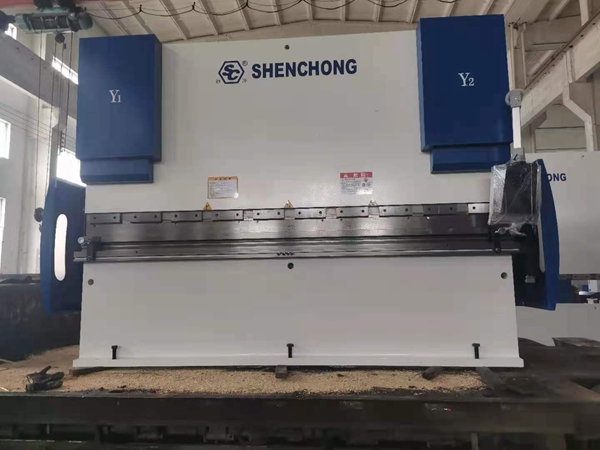 320噸4米數(shù)控折彎機