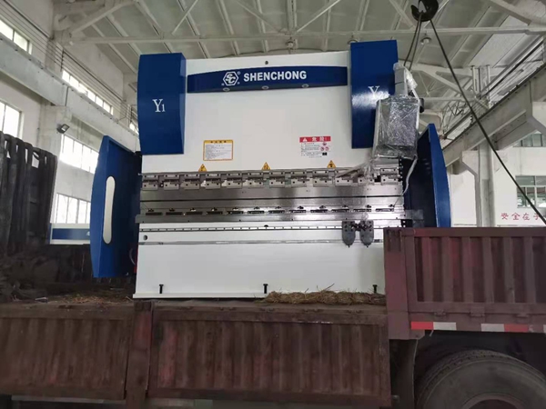 63噸2米5一臺(tái)高速數(shù)控折彎?rùn)C(jī)