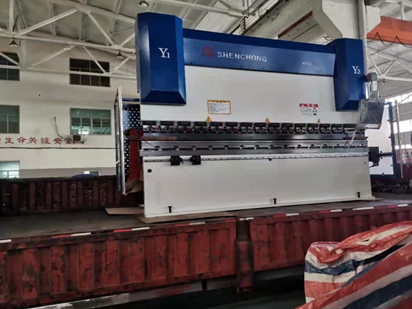 130噸3米2伺服電液同步數(shù)控折彎機  