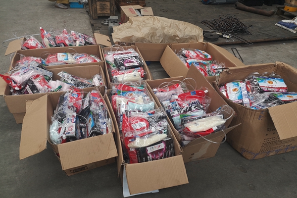 陽(yáng)山鎮(zhèn)總工會(huì)到無(wú)錫神沖開(kāi)展“夏季送清涼”活動(dòng)