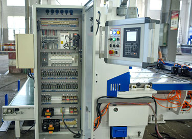 數(shù)控前送料剪板機電氣元件